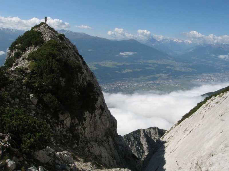 auf der Kleinen Wechselspitze, einem ehemaligen Radfahrerkollegen von mir von den "Schwalben" ist das Kreuz gewidmet Img