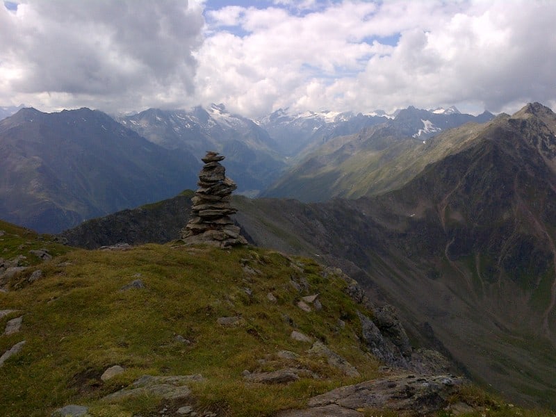 eine geologische Kehrtwendung zu den Kalkkögeln, die Morphologie der Zentralalpen vom Gamskogel aus gen westen zum Alpeiner Ferner Img
