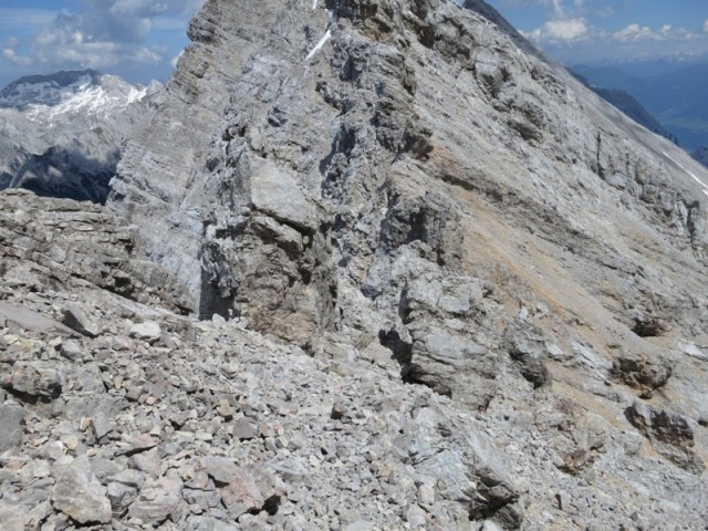 die markanten Felsmandeln am Grat zur Hinteren Bachofenspitze im Abstieg