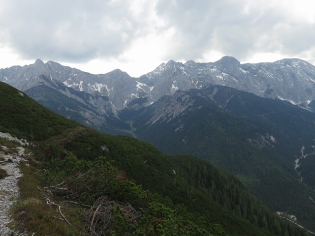die Gipfel der Nordkette nach Süden betrachtet; Kemacher, Langer Sattel, Brandjochspitzen, Hohe Warte und Kleiner Solstein