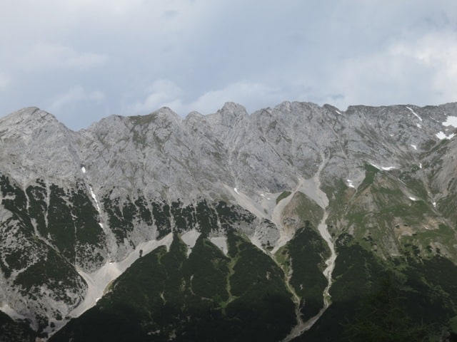 linkls Sunntiger, mittig links kleine Hallerangerspitze, mittig große Hallerangerspitze, rechts Gratverlauf zur Gamskarspitze