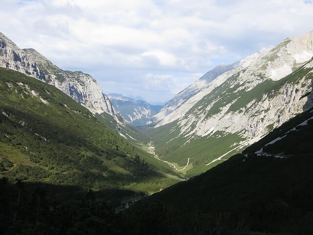 das Samertal und folgend nach Westen, das Gleirschtal