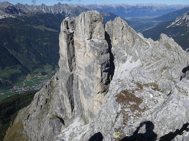 hier die drei Elfertürme im Norden, der linke ist der durch den Klettersteig an der Nordwand bestiegene