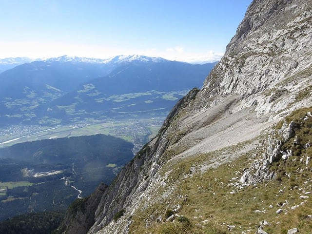 Rückblick auf den Steig (bzw. verliert er sich zuweilen) von der Kleinen Wechselspitze