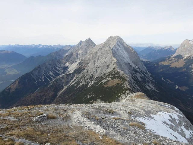 im Vordergrund der Karkopf, 2.569m, Hohe Wand, 2.715m rechts und Hochplattig, 2.698m links