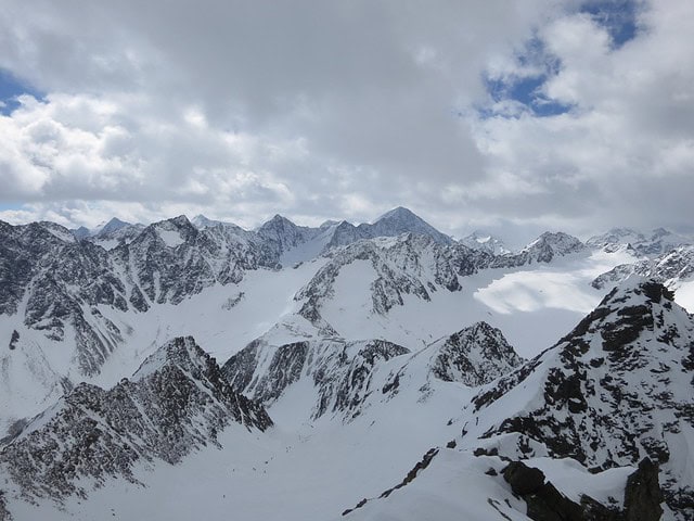 mittig im Bild der Schrankogel