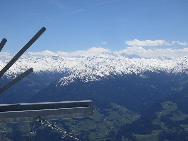 Blick gen Süden, vorne der Glungezer, hinten der Olperer