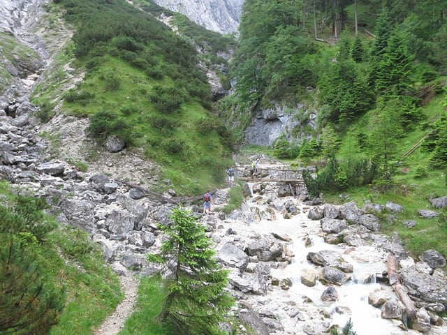 Steig zum Lochhüttl, ab hier ordentlich Höhengewinn bis zum Joch