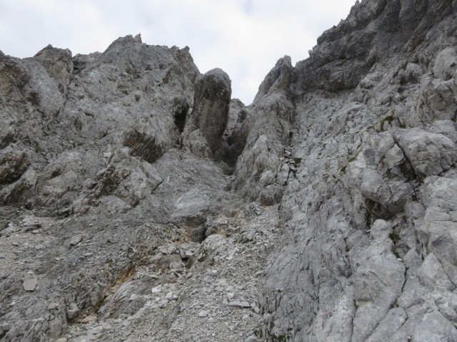 markanter Felsen, links durchstiegen