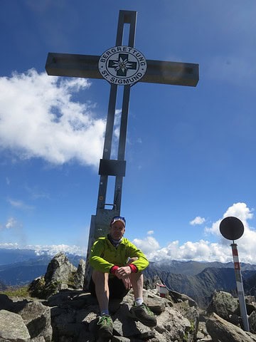 Simon am Gipfelkreuz des Gaißkogel, 2.820m