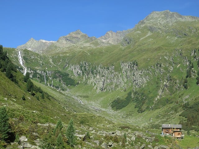 Ochsenalm mit Neuer Regensburgerhütte