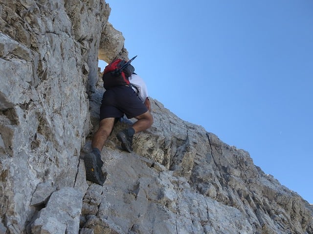 Andi beim Aufsteig aus der Nordseite auf den Grat der Fallbachkartürme