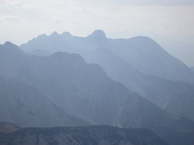 Stimmung mit den nördlichen Ausläufern der Nordkette und im Hintergrund der Kleine Solstein