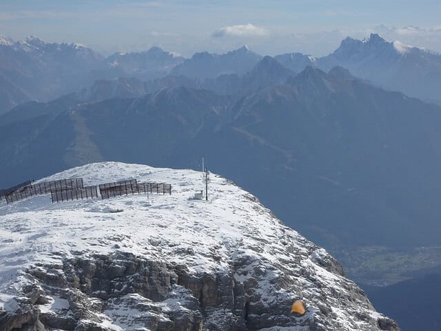 über den Ostgipfel auf Seefelderspitzen und Nordkette geschaut