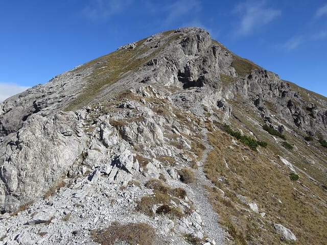 Blick zu den ersten Felsaufschwüngen am Grat zur Rappenspitze