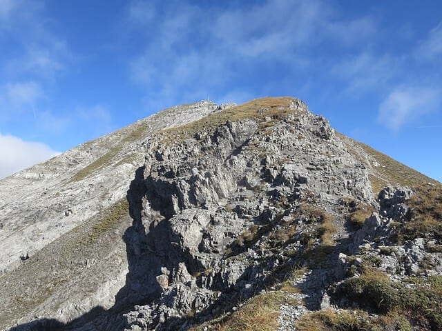 vorletzte leichte Passage rechts (östlich) zu umgehen