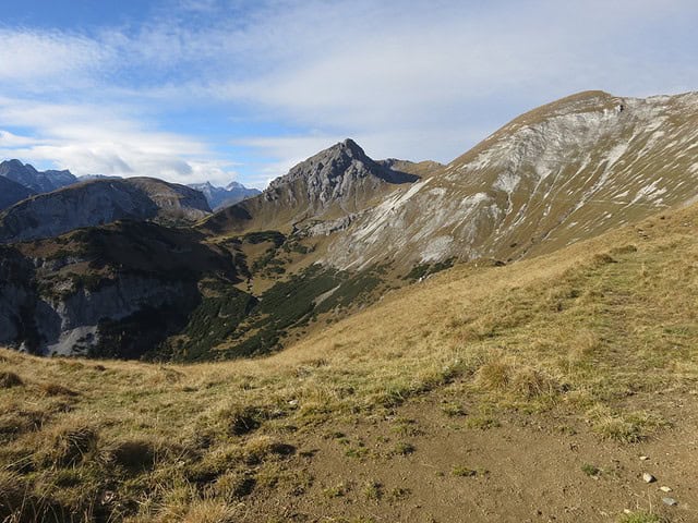 Rappenspitze in der Ferne vom Sattel oberhalb der Ochsenkaralm aus, Entfernung 1.850m