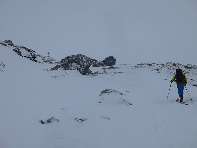 apere Steinpassage unterhalb des Gipfels