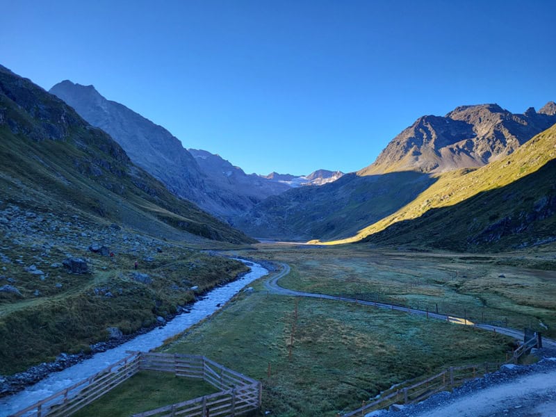 Blick in das hinterste Sulztal mit dem Bockkogel äußerst links, Hinterer Daunkopf gerade noch sichtbar, Hinterer Daunkopf, Westlicher Daunkogel, Windacher Daunkogel und rechts dem Wannenkogel