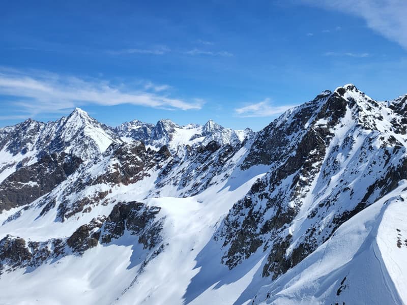 im Osten die Alpeiner Kette mit Ruderhofspitze, Östliche Schwarzenbergspitze und Mutterberger Seespitze
