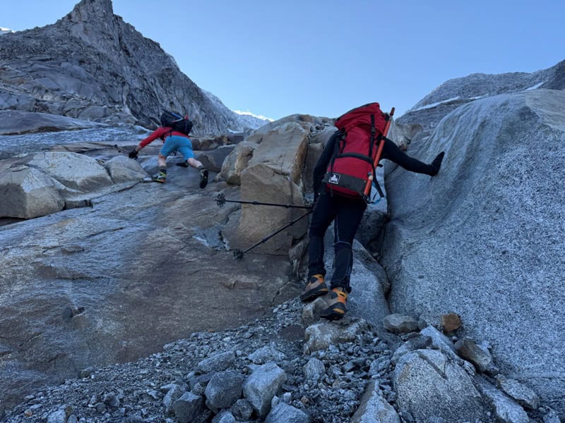 Durchstieg durch den Gletscherschliffgürtel, teils auf Reibung, teils auf kleinsten Rissleisten - ein Traum