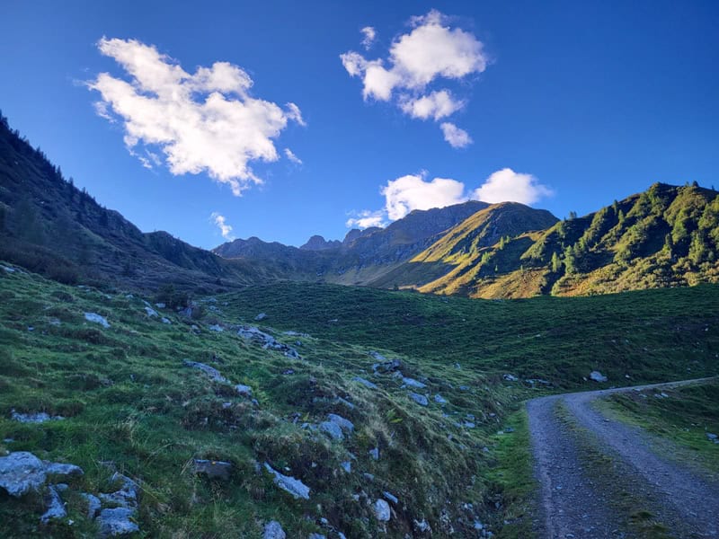 oberhalb der Proxenalm mit Blick auf die verheißungsvolle Überschreitung