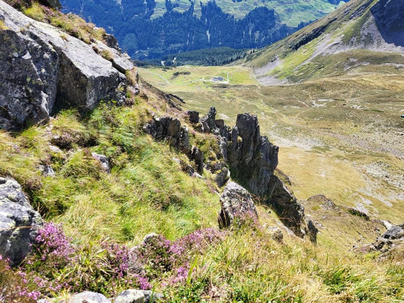 Rückblick auf das Gelände eine Rippe weiter