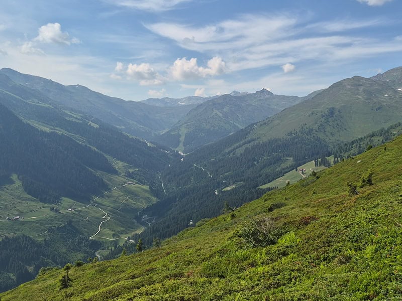 Hochfügen und Rastkogel links sowie Pfaffenbichl rechts