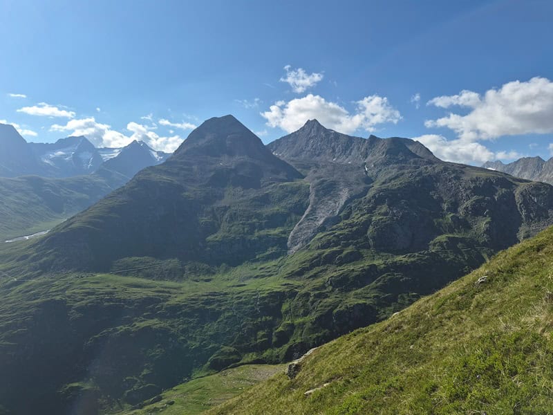 eindrucksvoller Hochebenkar-Blockgletscher am Nordhang des Hangerers