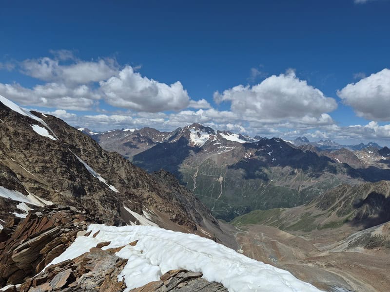 ganz links im Bild der Fluchtkogel, weiter nördlich die Wildspitze, links davon der Hintere Brochkogel