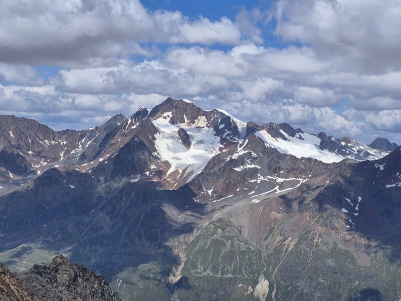 Wildspitze (3.768 m) im Nordwesten gegenüber