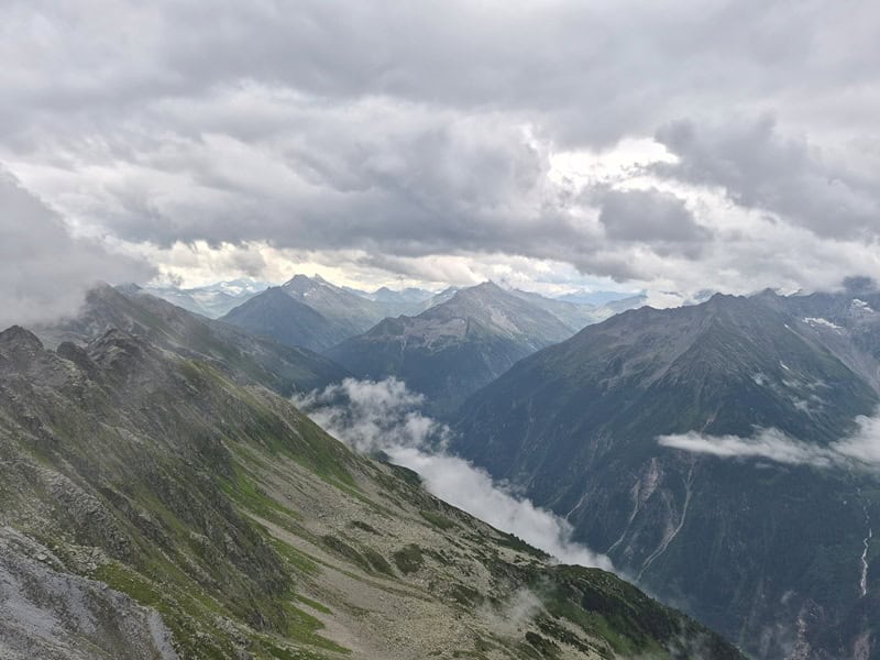 Blick auf den hinteren Zillergrund; Gipfelbezeichnungen siehe ein paar Bilder vorher