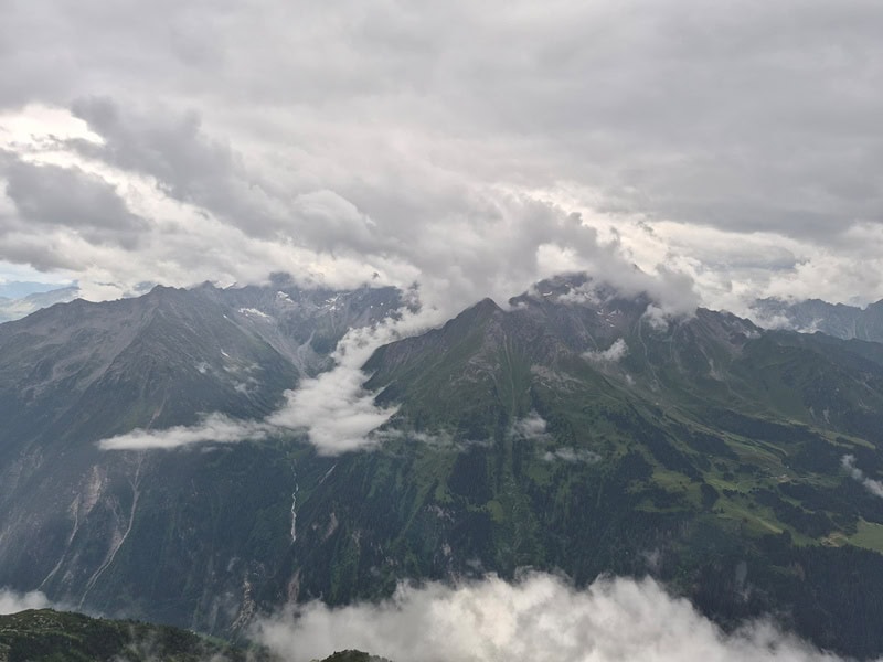 leider keine freie Sicht auf Grundschartner und Ahornspitze gegenüber