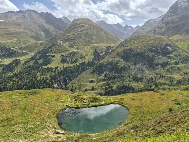 Blick durch das Rotmoostal auf Granatenkogel links, Hohe Mut, Liebener Spitze und Kirchenkogel sowie Heuflerkogel, Trinkerkogel und Scheiberkogel