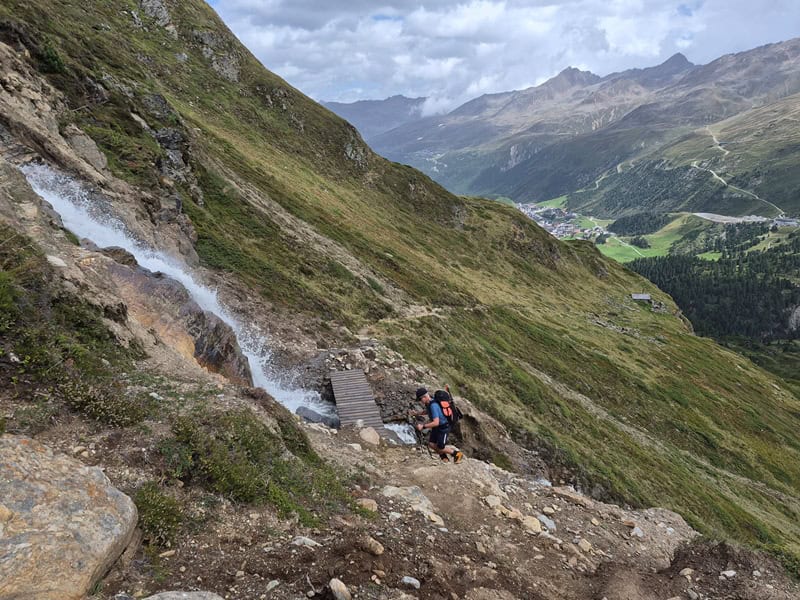 tosende Wasser am Aufstieg zum Ramolhaus vom Ramolferner herab