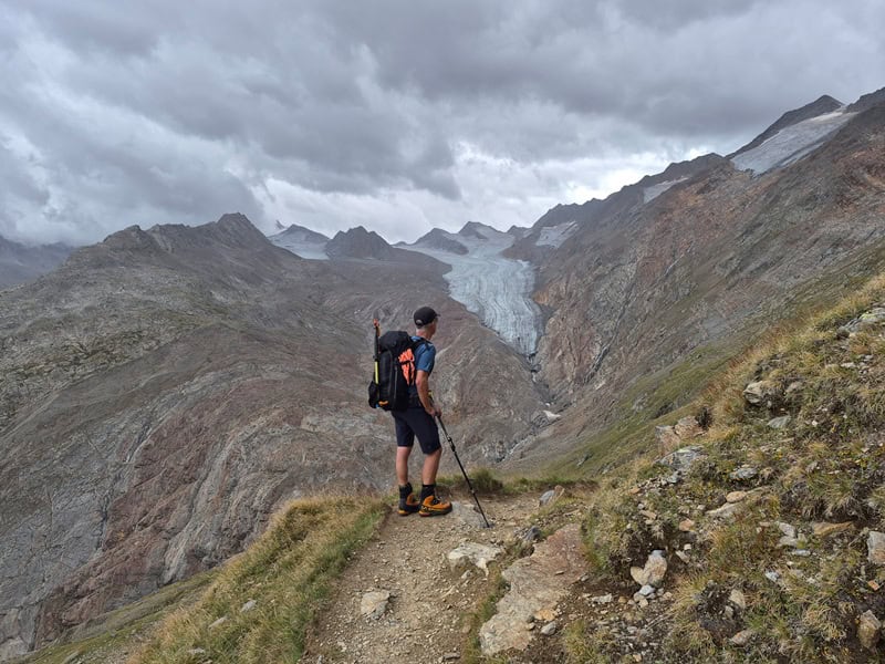 eindrucksvoller Gurgler Ferner, links Hochwilde im Nebel, rechts Schalfkogel