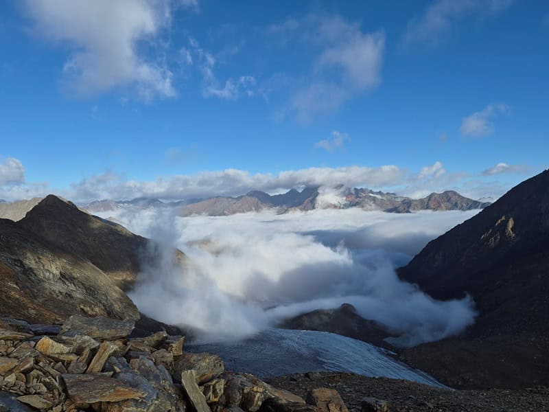 Wildspitze noch im Morgennebel