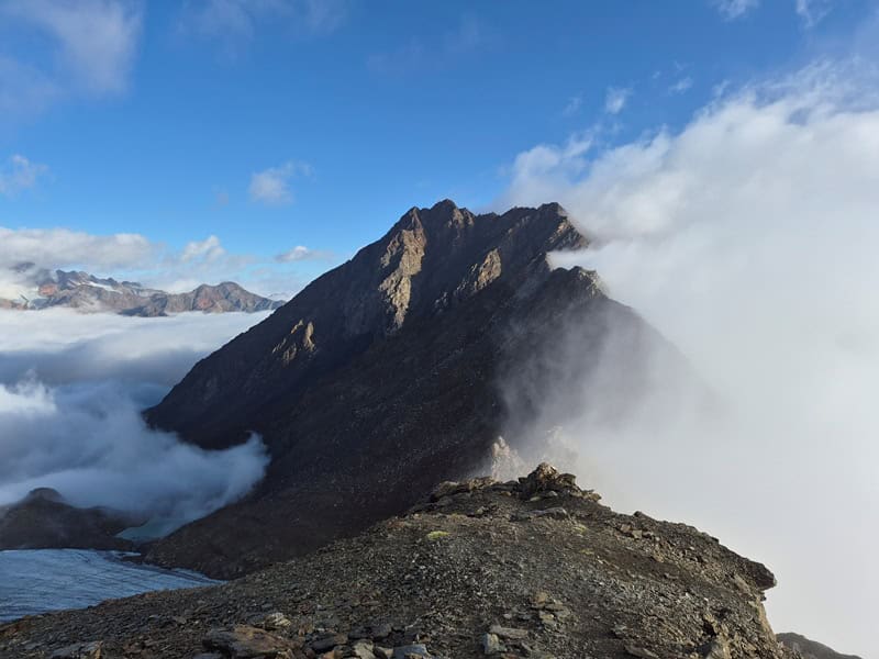 Großer, Mittlerer und unten Kleiner Ramolkogel im Osten