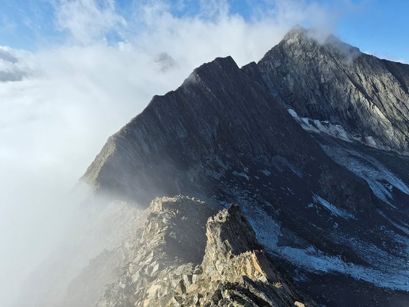 erster Blickkontakt zum Spiegeljoch und dem jenseitigen Aufstieg zur Firmisanschneide