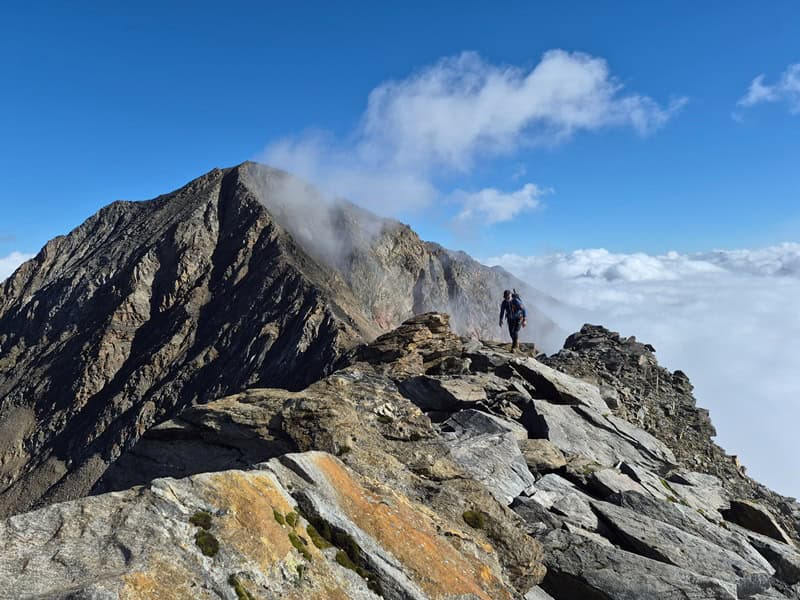 Rückblick am Aufstieg zur Firmisanschneide auf den Hinteren Spiegelkogel