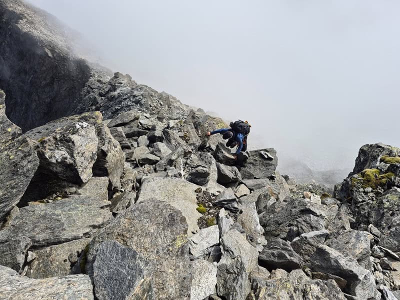 Rückblick auf die Kletterstellen am Nordostgrat auf die Firmisanschneide