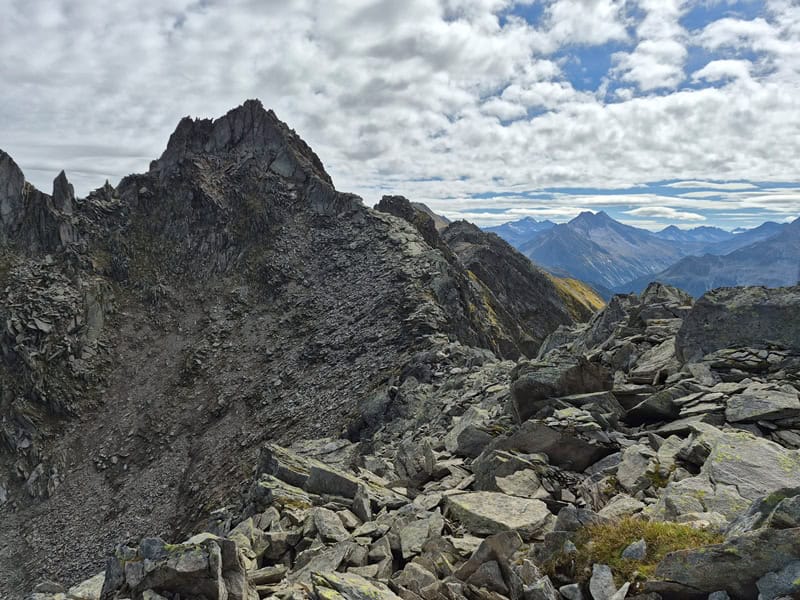 im Sattel vor Pkt. 2.666 m