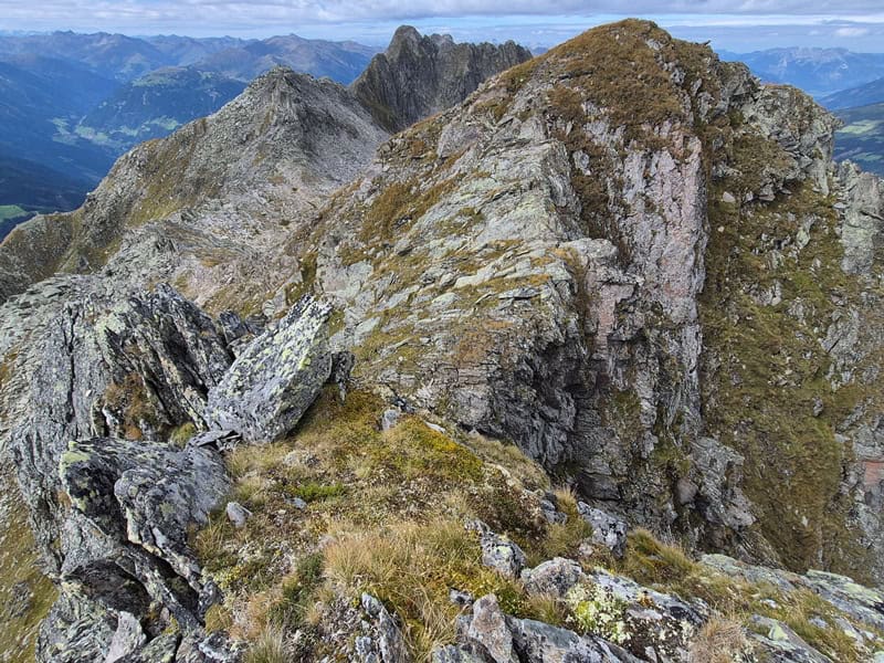 Rückblick auf den ungeschmückten Äußeren Falk vom Nebengipfel aus betrachtet